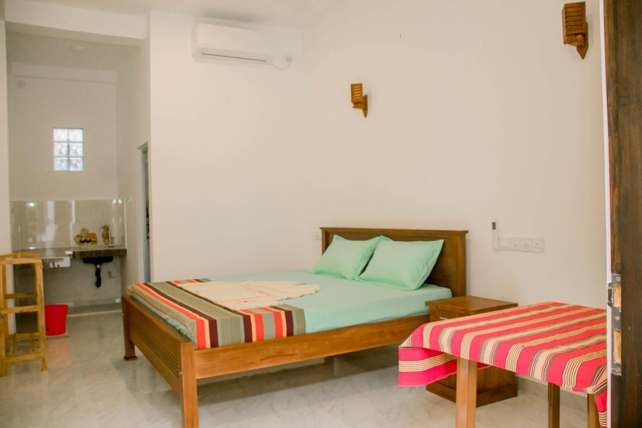 Hotel Navodya Guest Mirissa Esterno foto